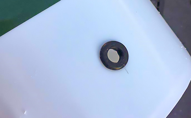 Герметизация отверстия втулкой