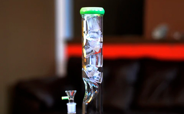 Углубление в конструкции бонга