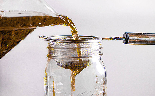 Пятый шаг: фильтрация настойки Фильтрация настойки