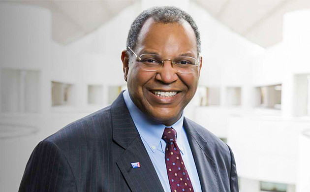 Профессор онкологии Отис Броули Отис Броули